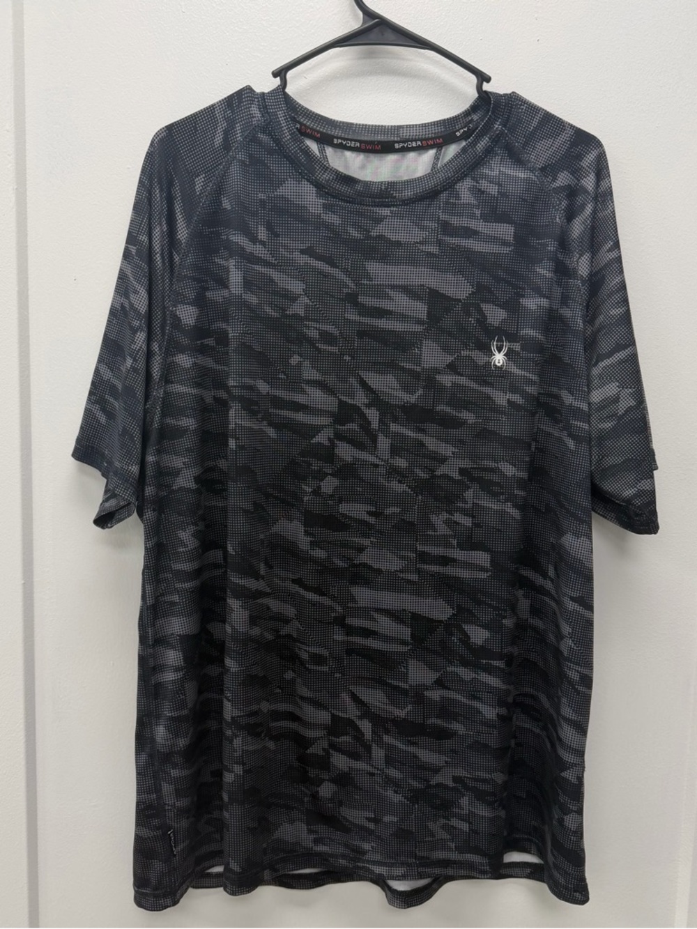 SPYDER Men's Black/ Gray CAMO Swim Shirt SZ XL Short Sleeve